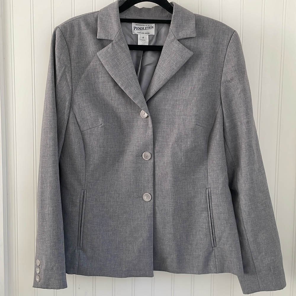 Pendleton Women’s Grey Stretch 98% Wool Blazer Suit Jacket Three Buttons Size 8